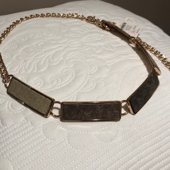 Chico’s blush link belt chain NWT - Picture 2 of 3